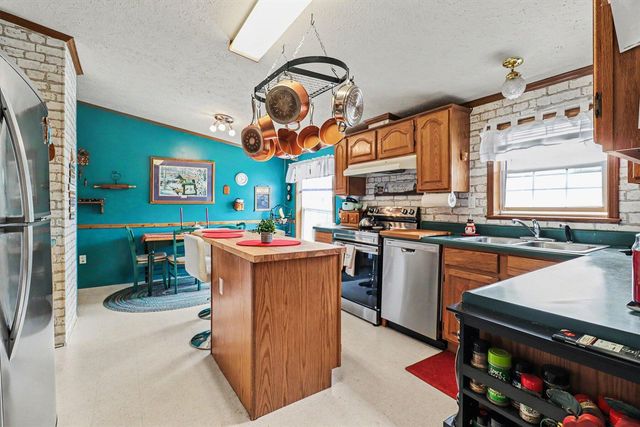 600 Peach Lane, Fremont, MI 49412