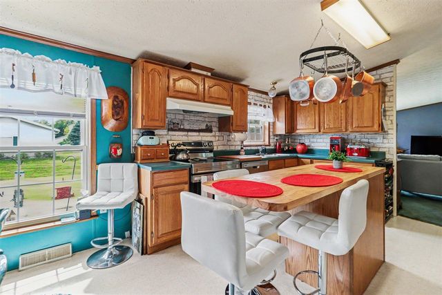 600 Peach Lane, Fremont, MI 49412