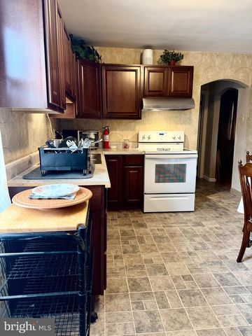 719 W WYOMISSING BLVD, Reading, PA 19609