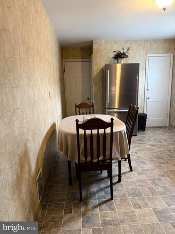 719 W WYOMISSING BLVD, Reading, PA 19609