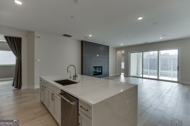 7032 Cottage Grove Drive, Flowery Branch, GA 30542