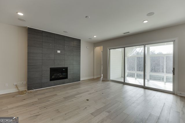 7032 Cottage Grove Drive, Flowery Branch, GA 30542