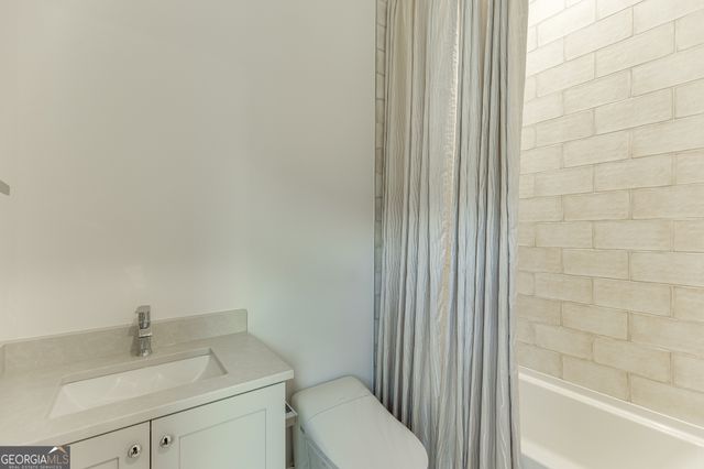 7032 Cottage Grove Drive, Flowery Branch, GA 30542