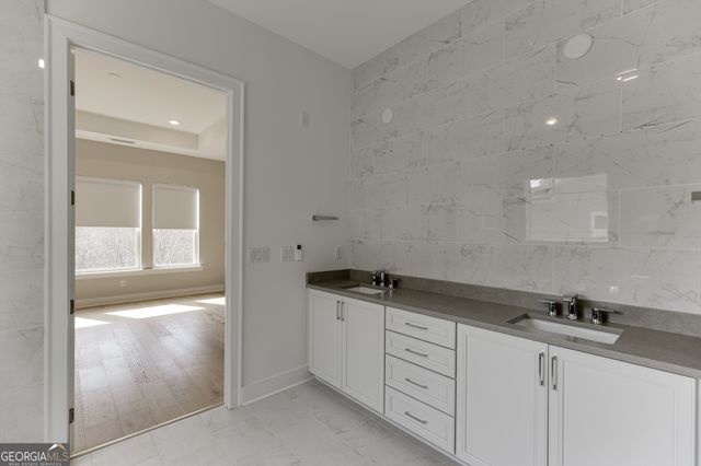 7032 Cottage Grove Drive, Flowery Branch, GA 30542