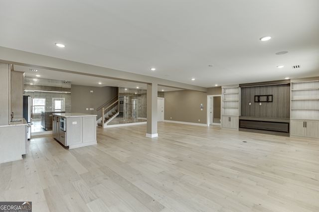 7032 Cottage Grove Drive, Flowery Branch, GA 30542