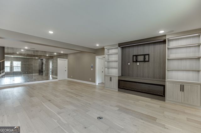 7032 Cottage Grove Drive, Flowery Branch, GA 30542