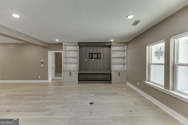 7032 Cottage Grove Drive, Flowery Branch, GA 30542