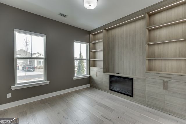 7032 Cottage Grove Drive, Flowery Branch, GA 30542