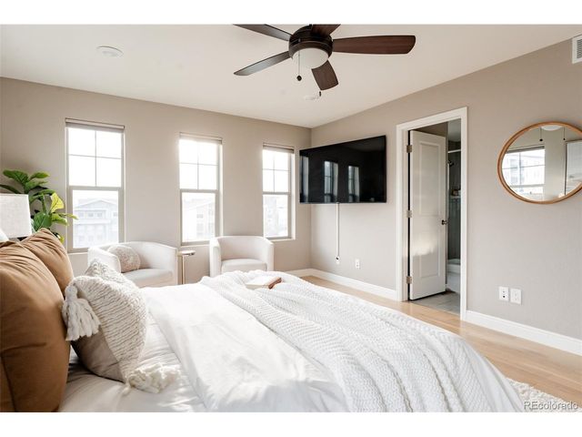 5706 Boston Ct, Denver, CO 80238