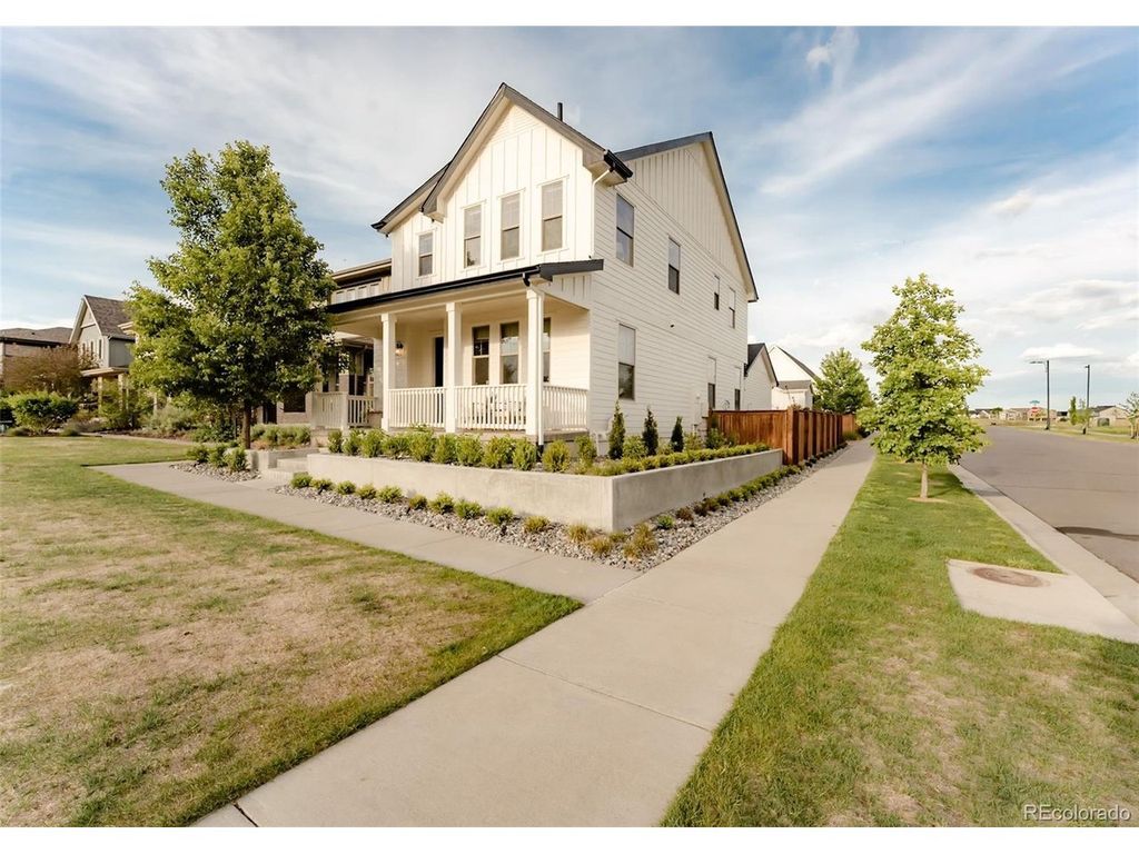 5706 Boston Ct, Denver, CO 80238