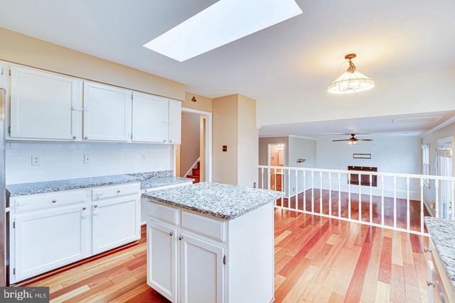 3022 DOWER HOUSE DR, Herndon, VA 20171