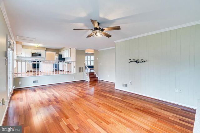 3022 DOWER HOUSE DR, Herndon, VA 20171