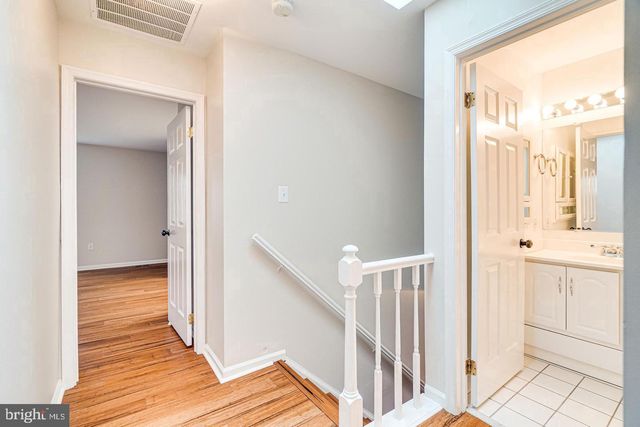 3022 DOWER HOUSE DR, Herndon, VA 20171