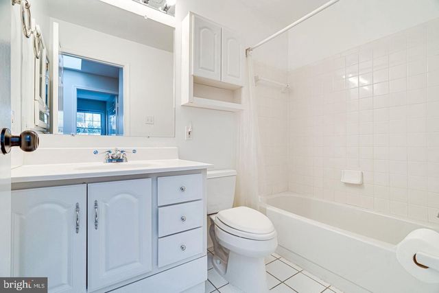3022 DOWER HOUSE DR, Herndon, VA 20171