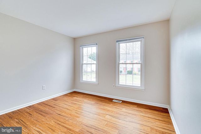 3022 DOWER HOUSE DR, Herndon, VA 20171