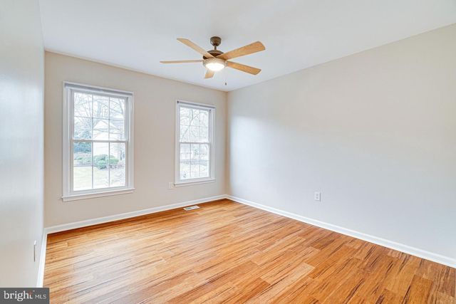 3022 DOWER HOUSE DR, Herndon, VA 20171