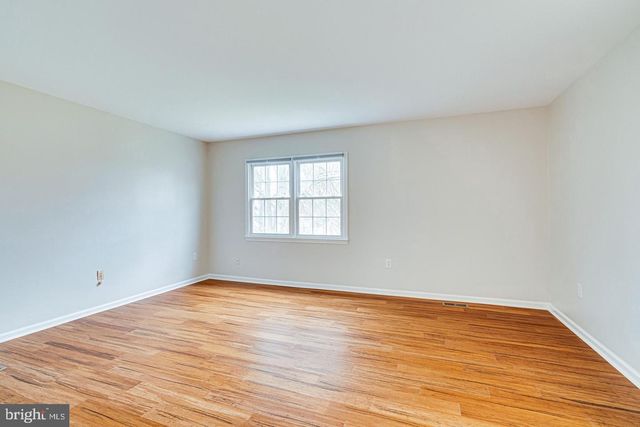 3022 DOWER HOUSE DR, Herndon, VA 20171
