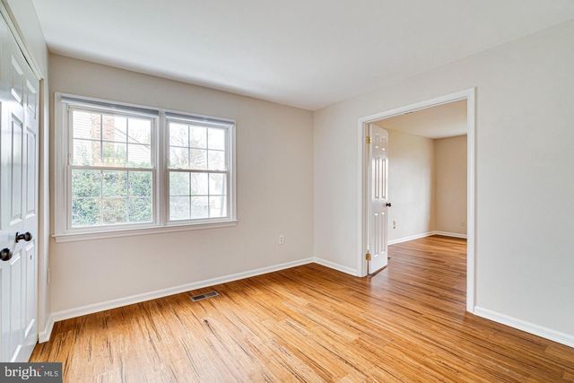 3022 DOWER HOUSE DR, Herndon, VA 20171