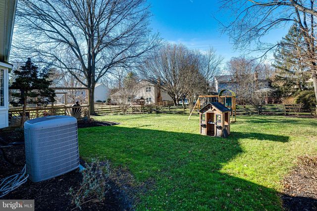 3022 DOWER HOUSE DR, Herndon, VA 20171