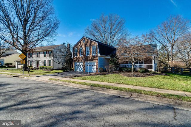3022 DOWER HOUSE DR, Herndon, VA 20171