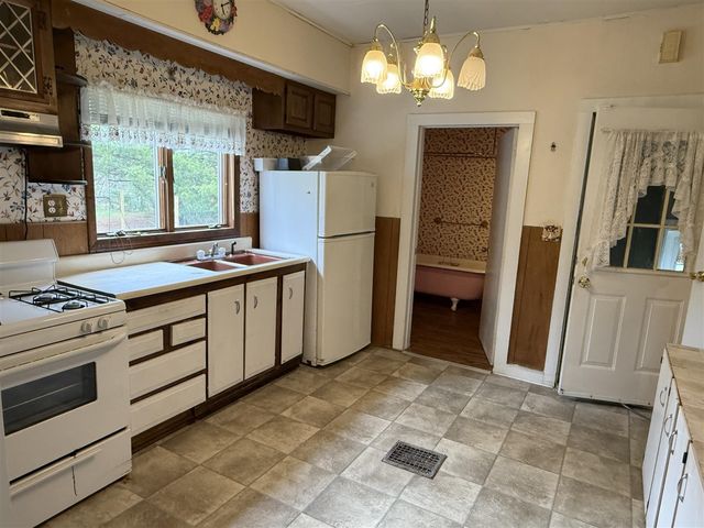 1902 W Ogilvie Avenue, Baldwin, MI 49304