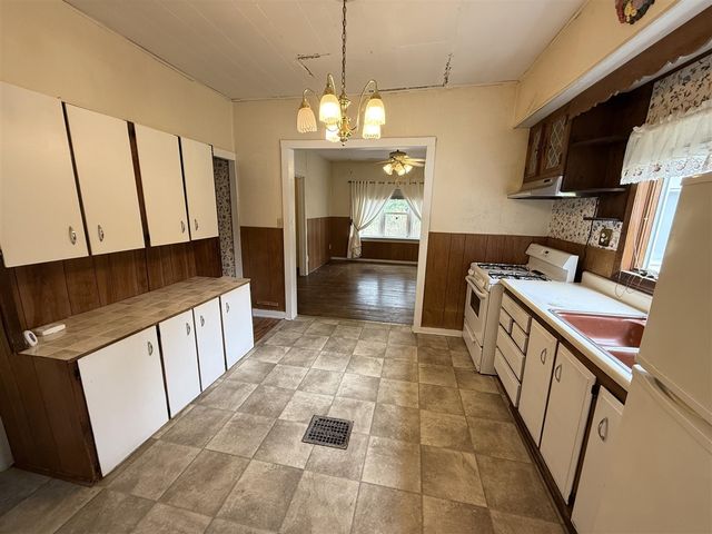1902 W Ogilvie Avenue, Baldwin, MI 49304