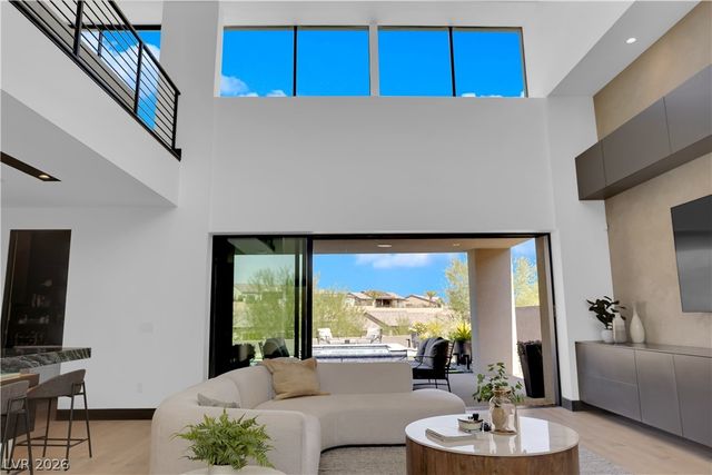 16 Canyon Shores Place, Henderson, NV 89011