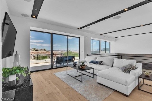 16 Canyon Shores Place, Henderson, NV 89011