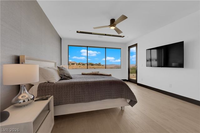 16 Canyon Shores Place, Henderson, NV 89011