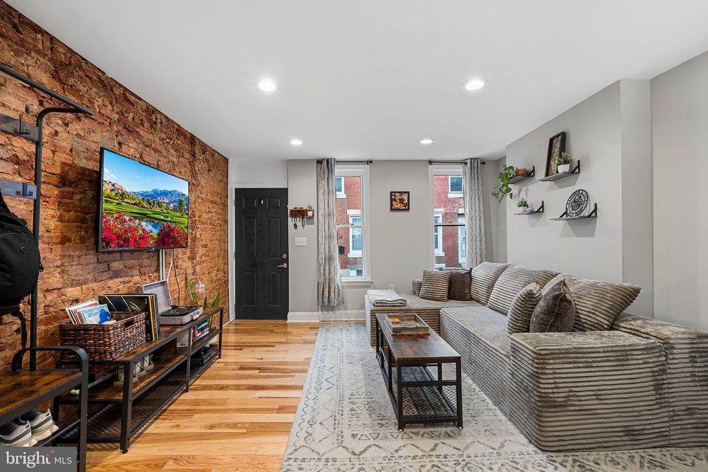 2038 PIERCE ST, PHILADELPHIA, PA 19145 — photo 2
