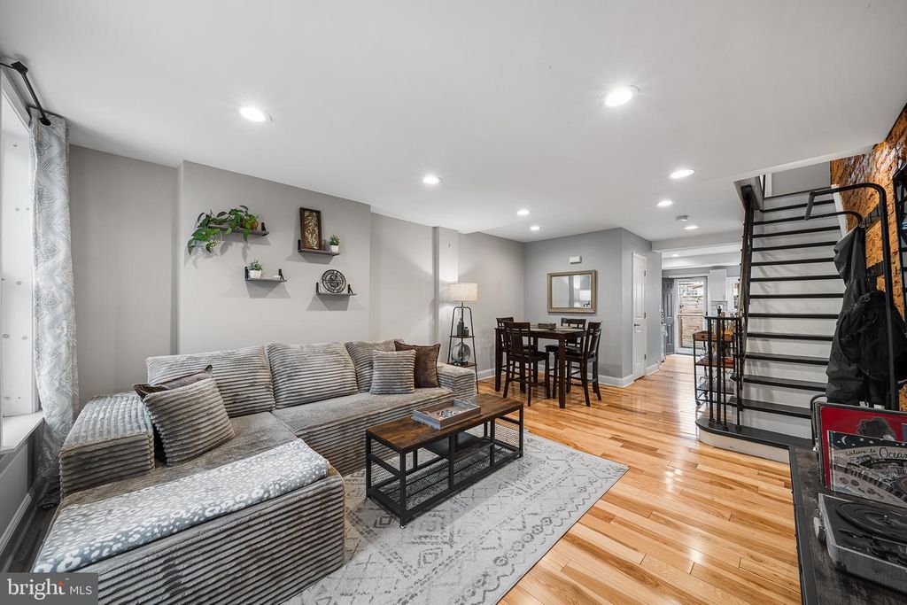 2038 PIERCE ST, PHILADELPHIA, PA 19145 — photo 3