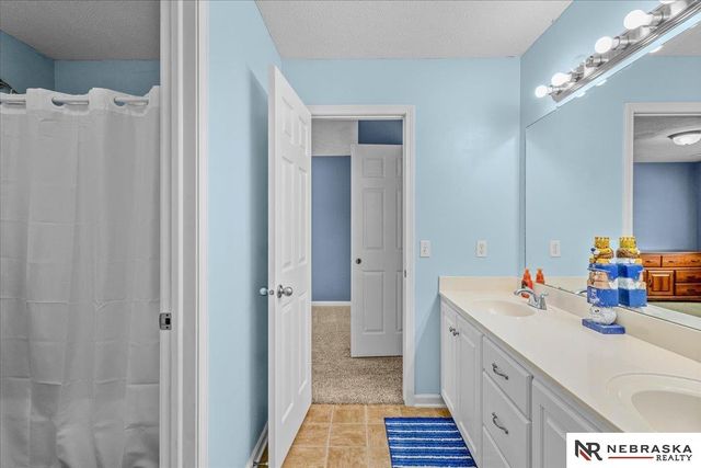 6711 S 185th Avenue, Omaha, NE 68135