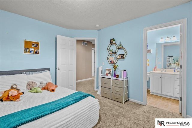 6711 S 185th Avenue, Omaha, NE 68135