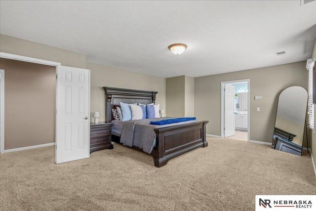 6711 S 185th Avenue, Omaha, NE 68135