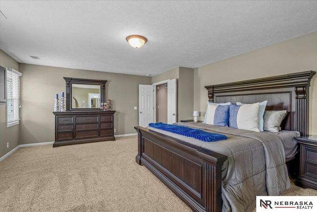 6711 S 185th Avenue, Omaha, NE 68135