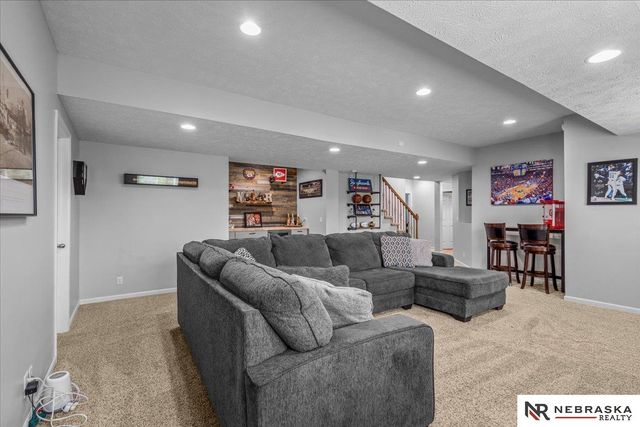 6711 S 185th Avenue, Omaha, NE 68135