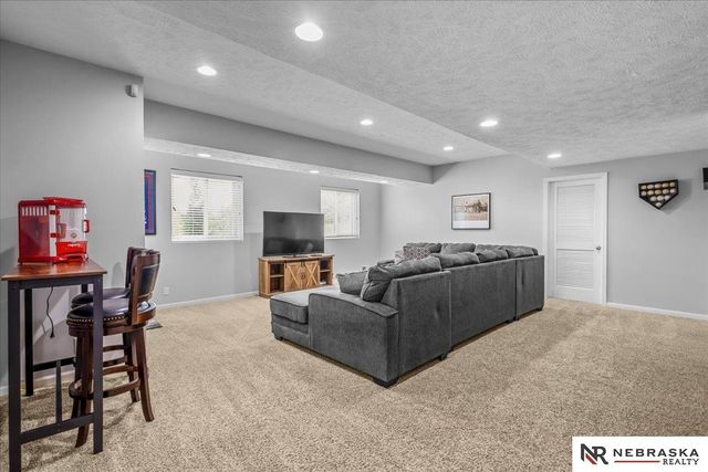 6711 S 185th Avenue, Omaha, NE 68135