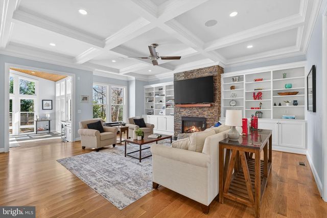 3105 OLIN DR, Falls Church, VA 22044