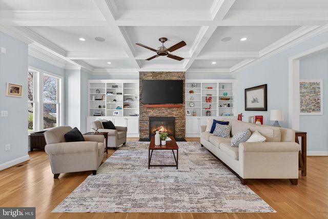 3105 OLIN DR, Falls Church, VA 22044