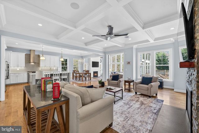 3105 OLIN DR, Falls Church, VA 22044