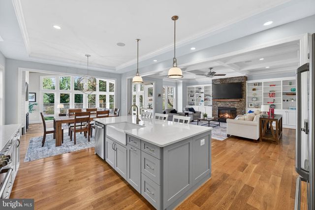 3105 OLIN DR, Falls Church, VA 22044