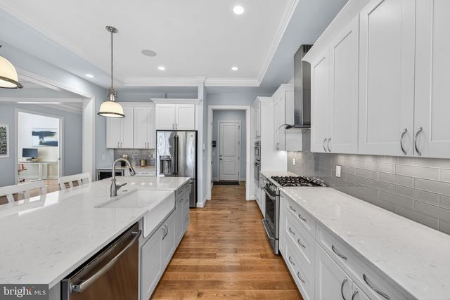 3105 OLIN DR, Falls Church, VA 22044