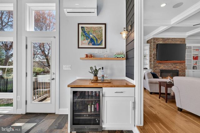 3105 OLIN DR, Falls Church, VA 22044