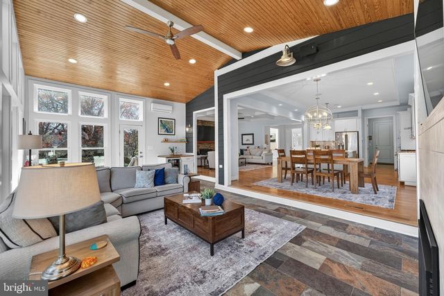 3105 OLIN DR, Falls Church, VA 22044