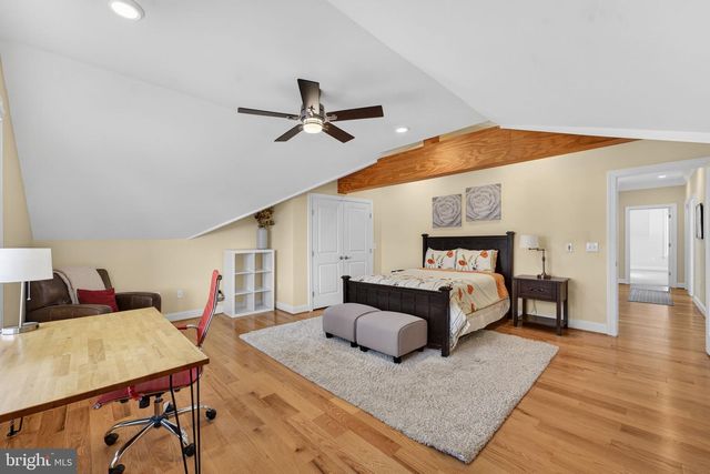 3105 OLIN DR, Falls Church, VA 22044