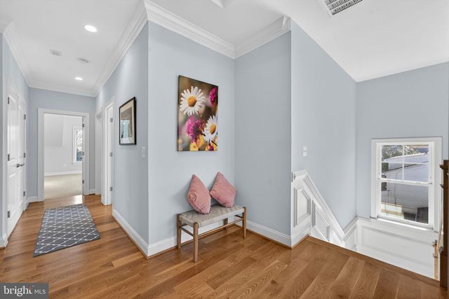 3105 OLIN DR, Falls Church, VA 22044