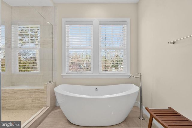 3105 OLIN DR, Falls Church, VA 22044