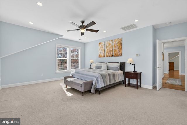 3105 OLIN DR, Falls Church, VA 22044