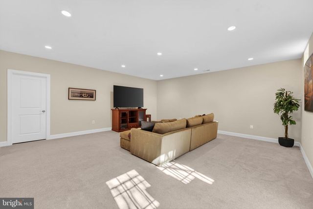 3105 OLIN DR, Falls Church, VA 22044