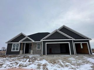 9800 N Migratory COURT, Mequon, WI 53097